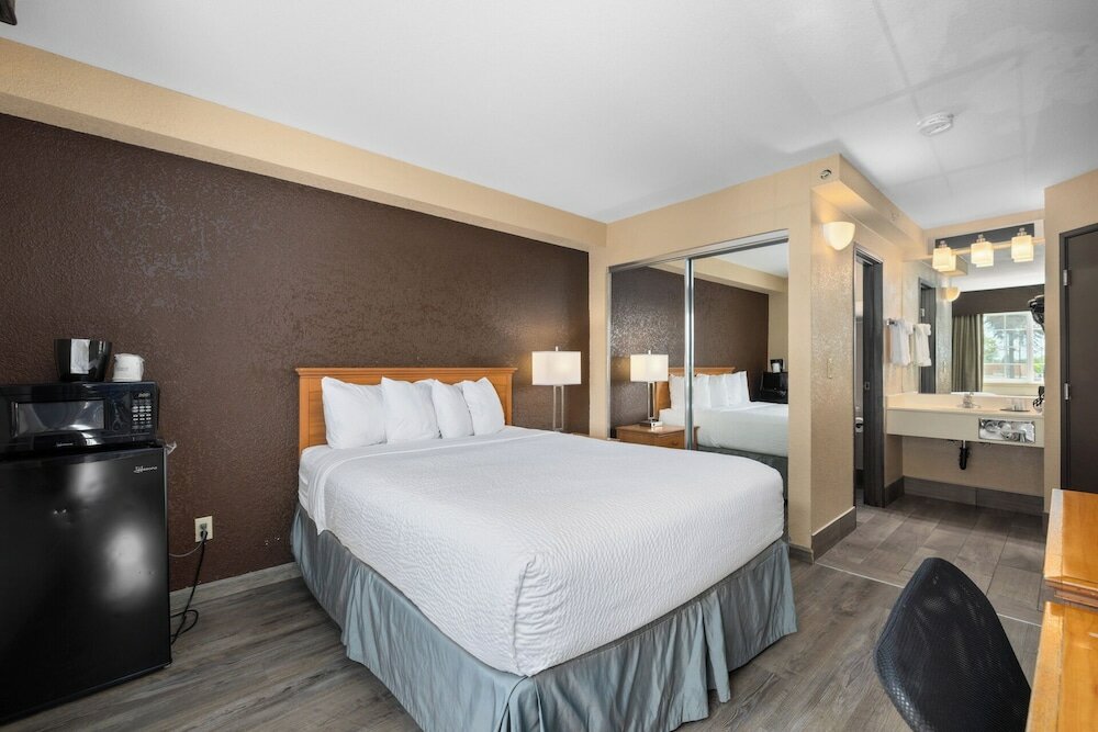 Фото Ramada by Wyndham Portland