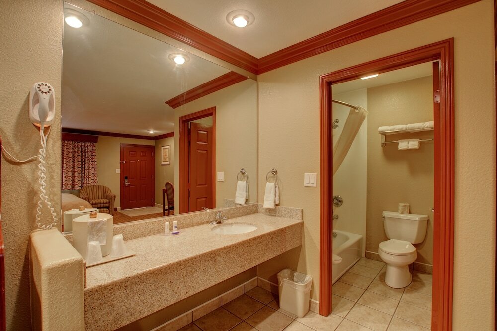 Фото Thunderbird Lodge in Riverside