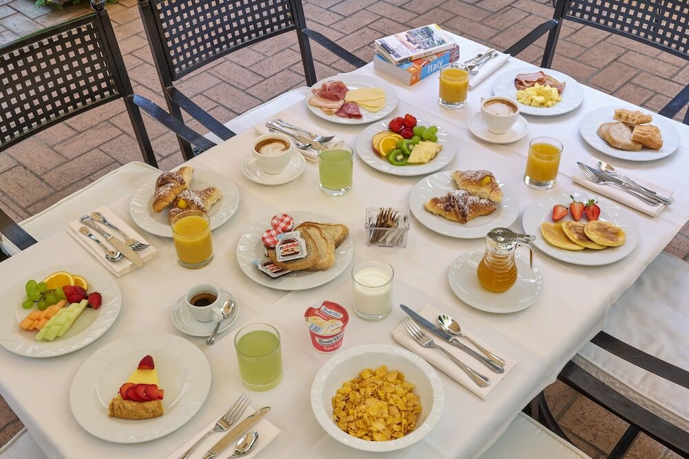 Фото Hotel Degli Artisti