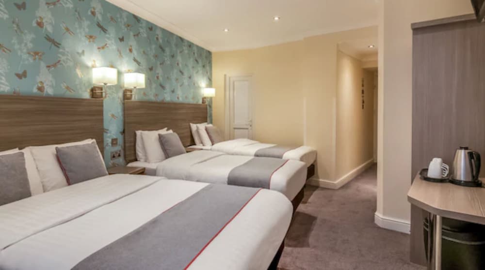 Фото Oyo Bakers Hotel London Victoria