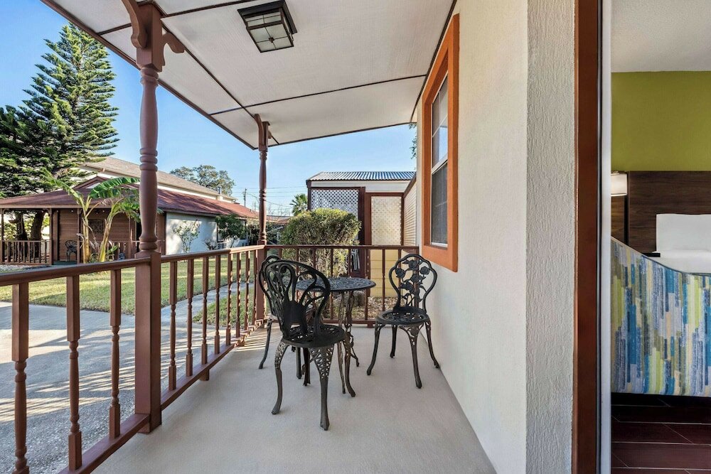 Фото Travelodge by Wyndham Suites St Augustine