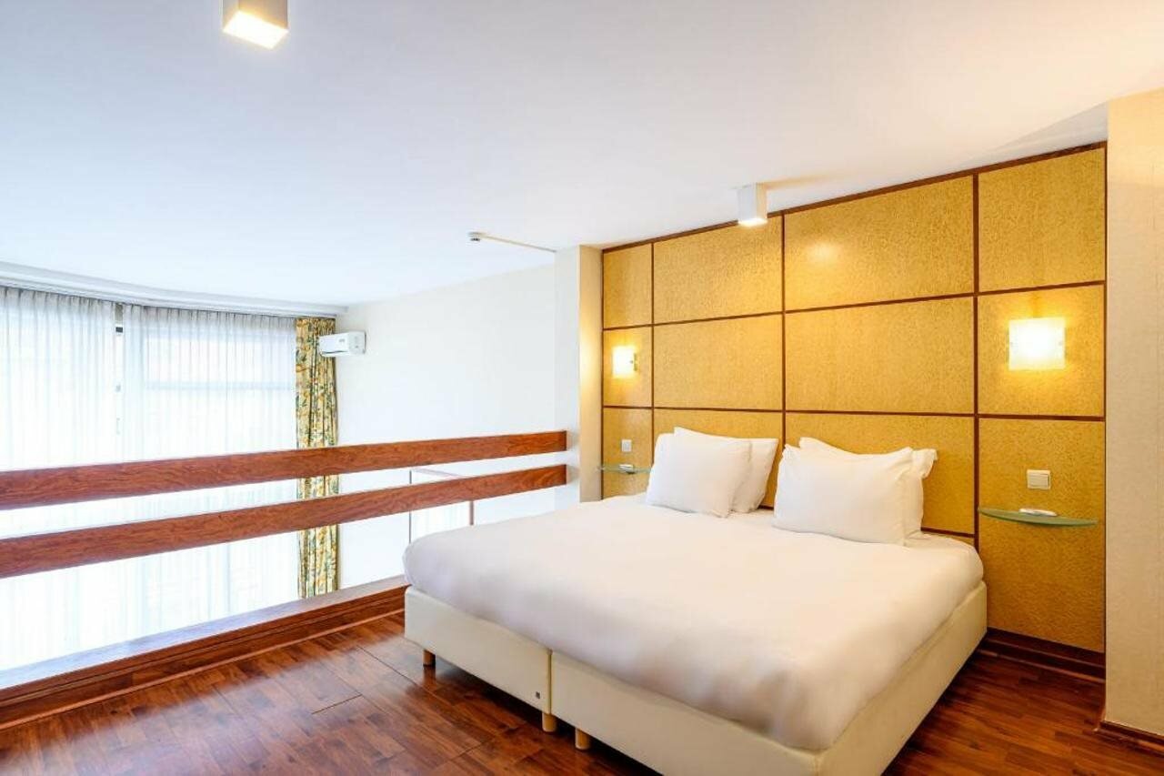 Фото B-aparthotel Montgomery