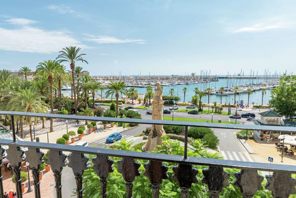 Фото Casa Alberola Alicante, Curio Collection by Hilton