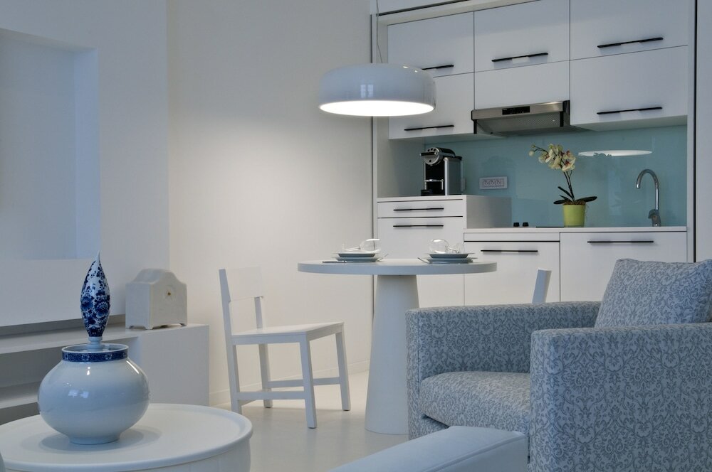 Фото B-aparthotel Regent