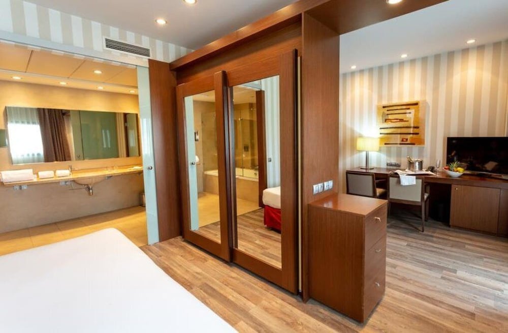 Фото Hotel Eurostars Arenas de Pinto