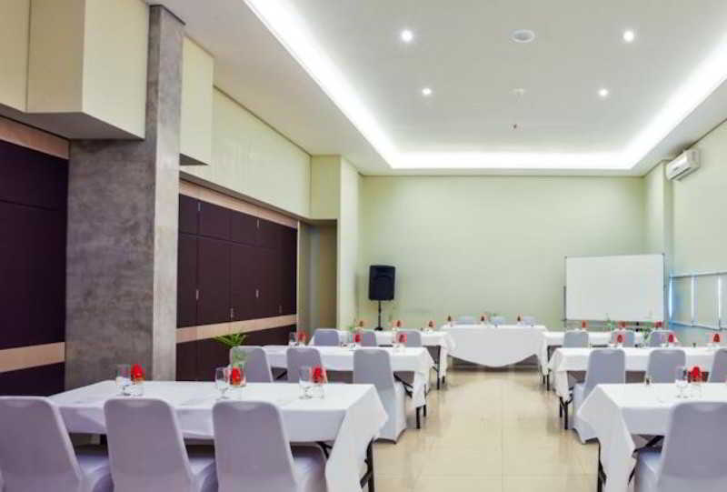 Фото Grandmas Plus Hotel Airport