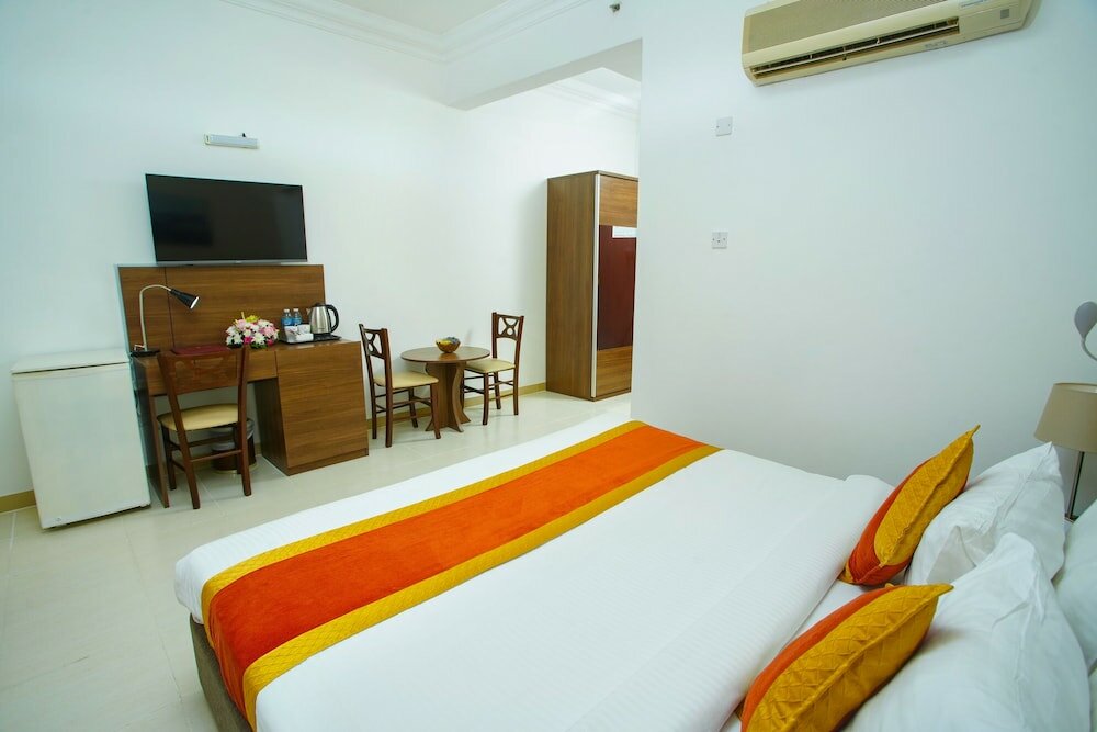 Фото LaVilla Hotel