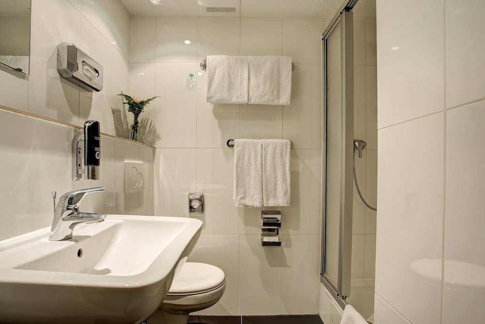 Фото Boutique 003 Koln am Dom