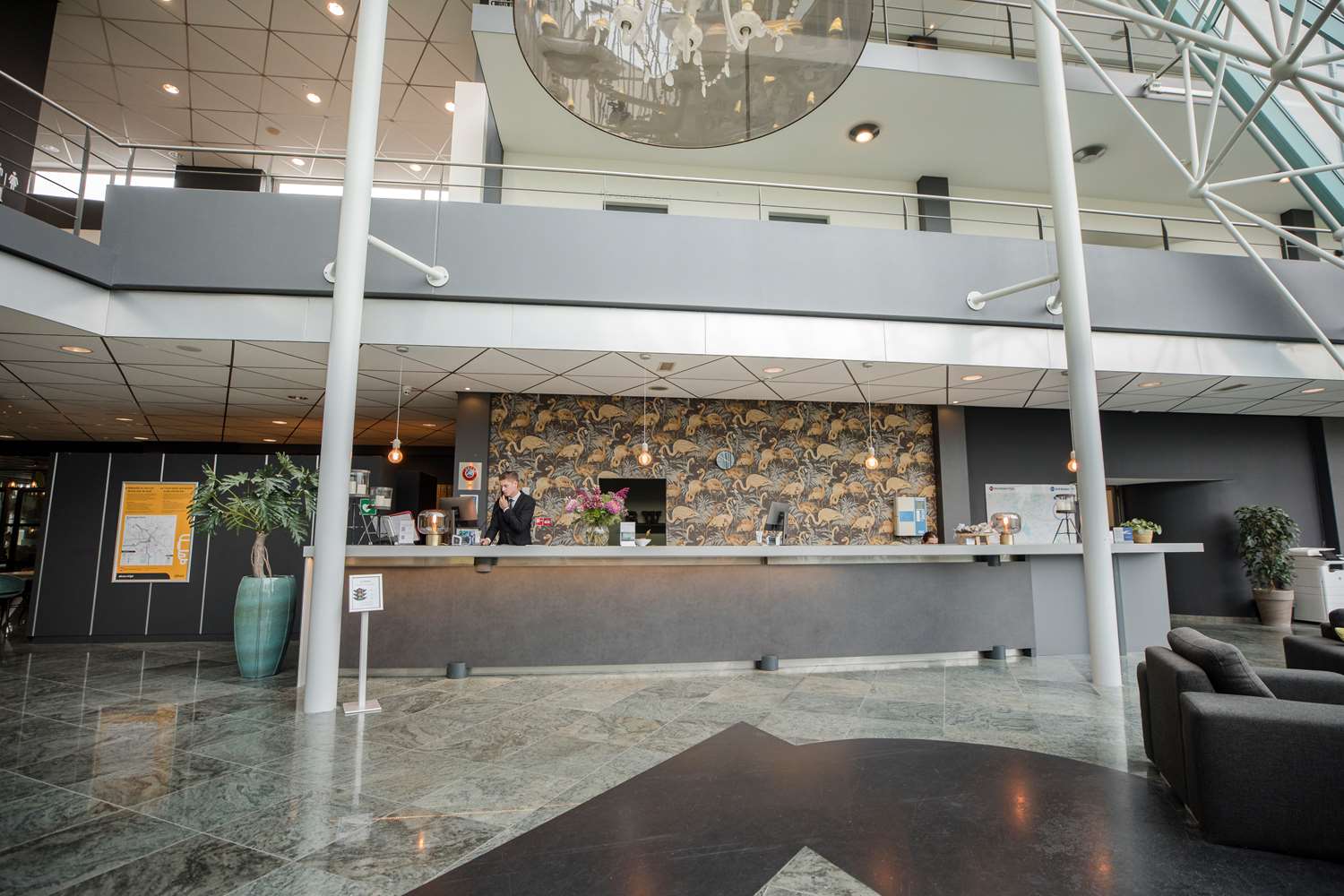 Фото Flonk Hotel Groningen Zuid, Bw Signature Collection