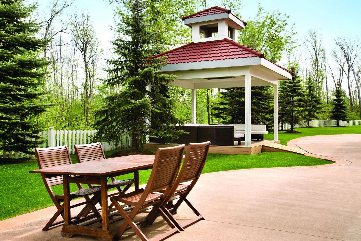 Фото Hilton Garden Inn Niagara-On-The-Lake