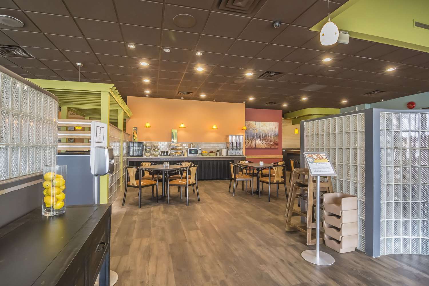 Фото Quality Inn West Edmonton