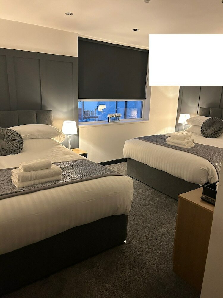 Фото Woodhouse Hotel