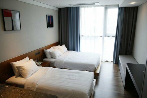 Гостиница J-One Hotel в Чхунчхон-Пукто