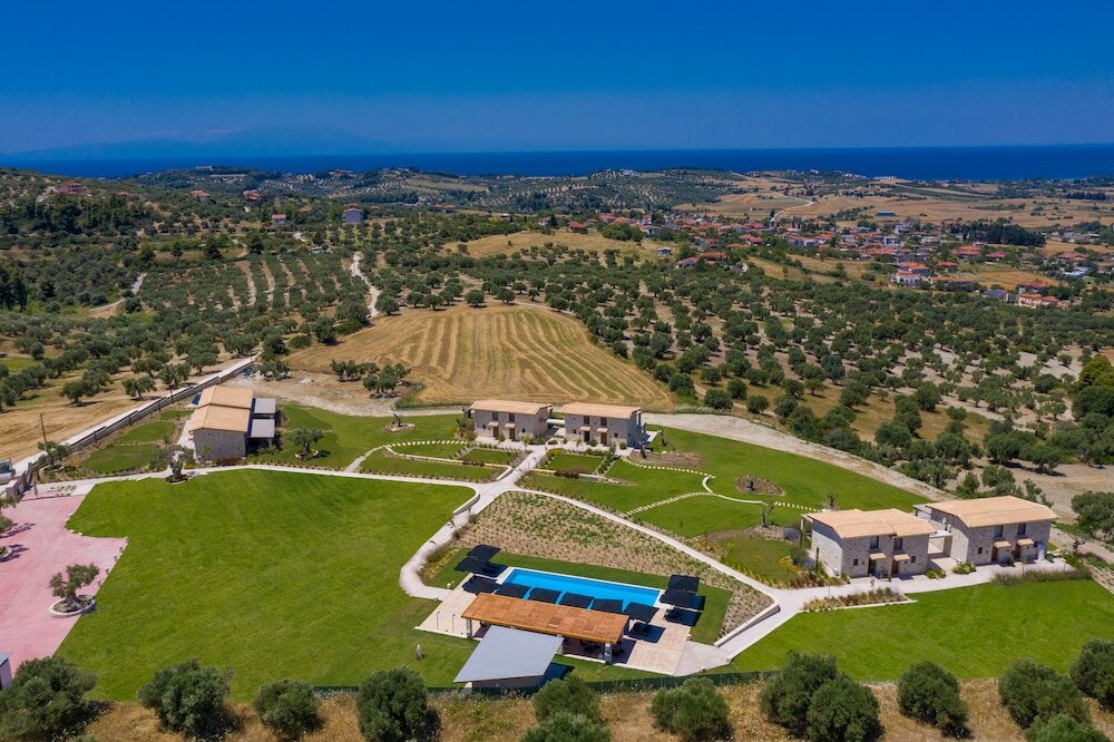 Фото Mint Retreat Suites