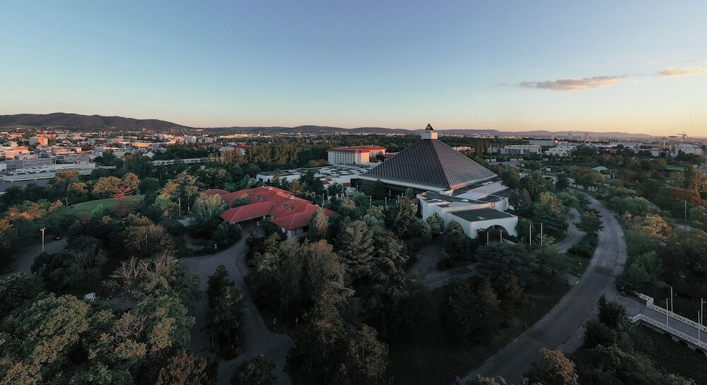 Фото Eventhotel Pyramide