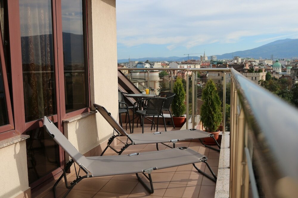 Фото Hotel Favorit