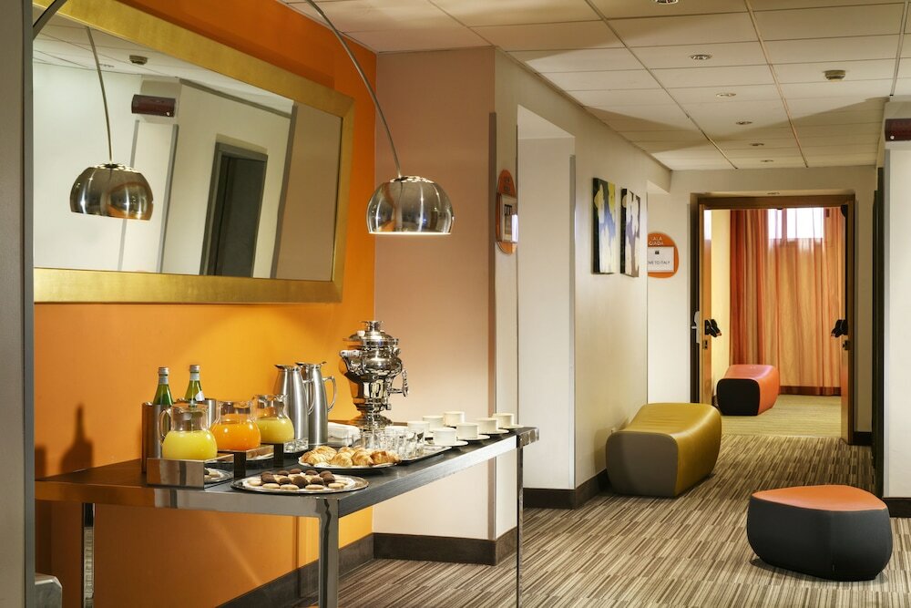 Фото Unahotels Mediterraneo Milano