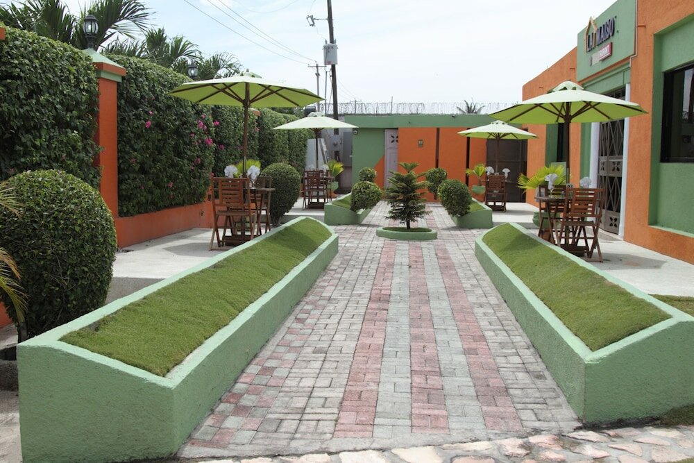 Фото отеля 3