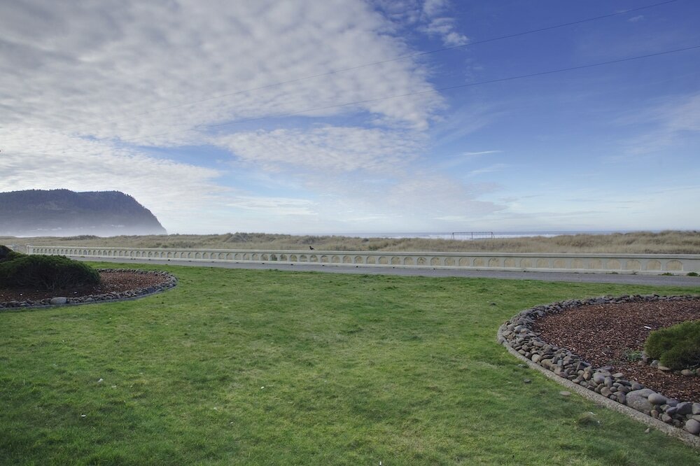 Фото Hi-Tide Oceanfront Inn