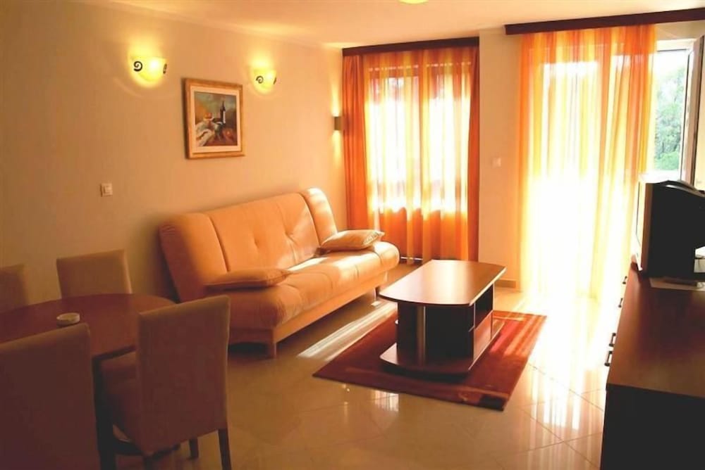 Фото Aparthotel Astoria