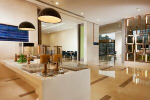 Гостиница Holiday Inn Express Luoyang City Center