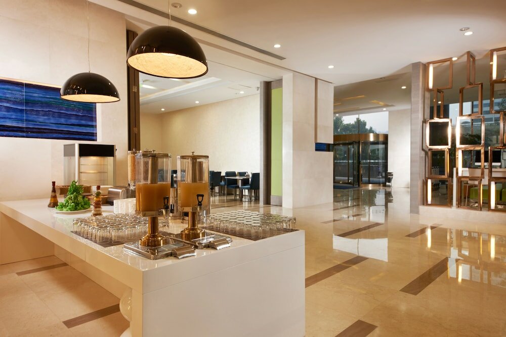 Фото Holiday Inn Express Luoyang City Center