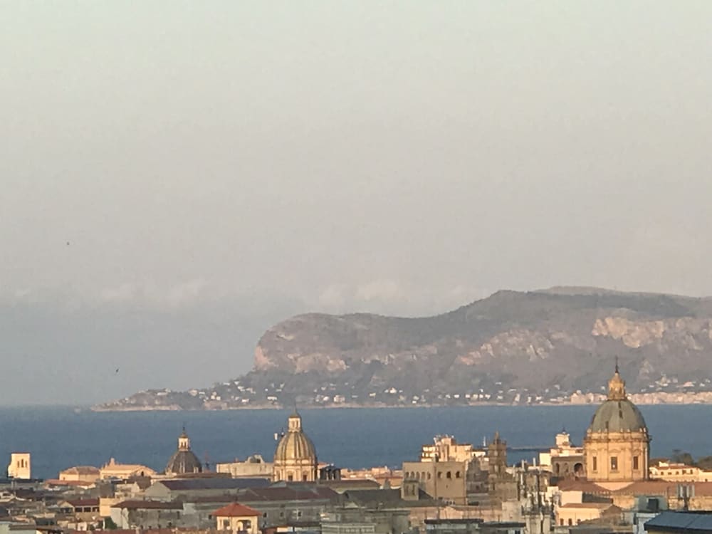 Фото Camelot B&b Palermo