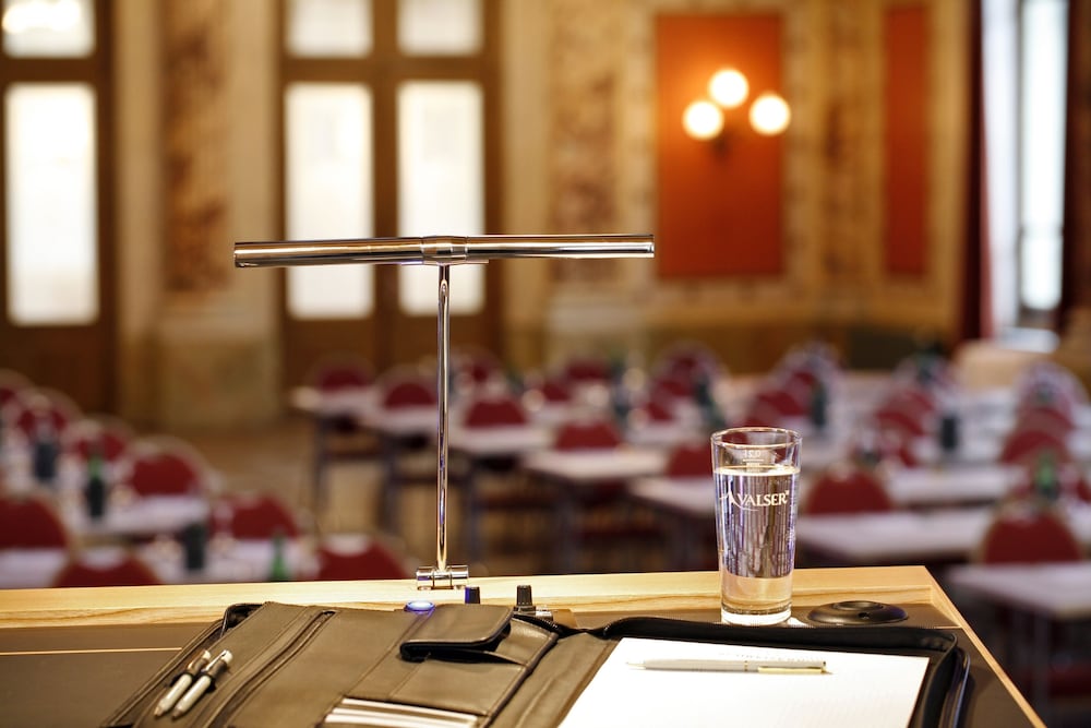 Фото Hotel Schweizerhof Luzern