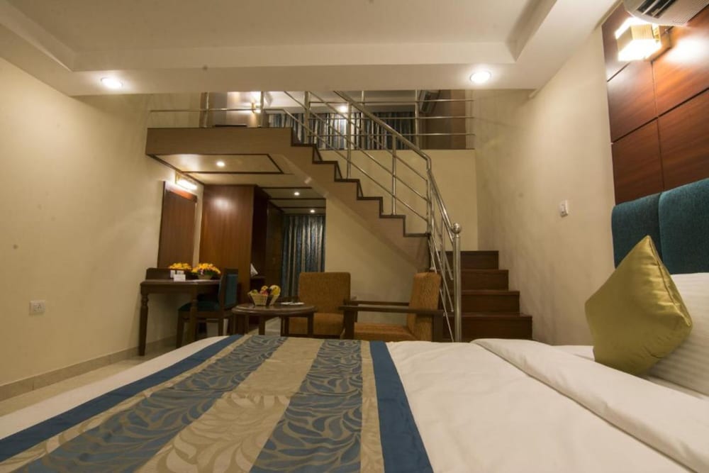 Фото Shenbaga Hotel and Convention Centre