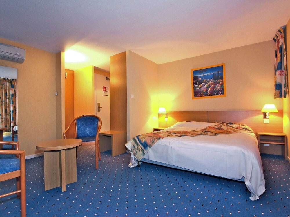 Фото Mercure Luxeuil-les-Bains Hexagone