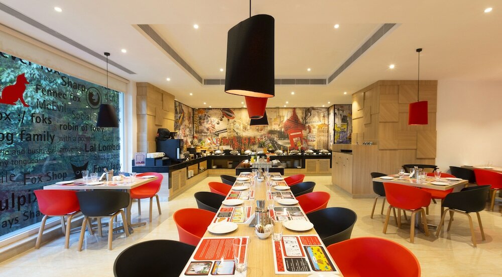 Фото Red Fox Hotel Dehradun