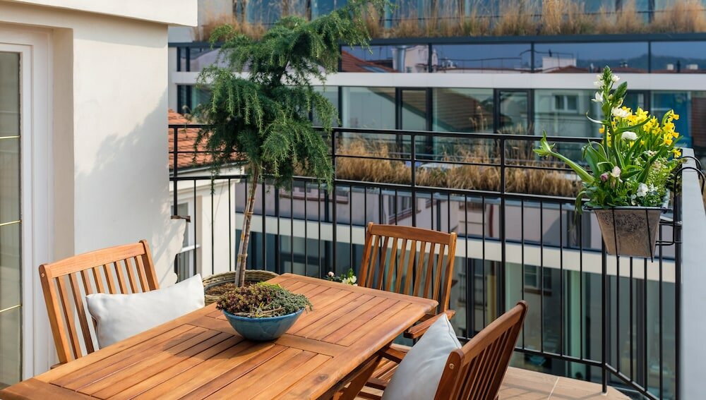 Фото City Nest Apartments by Adrez Living