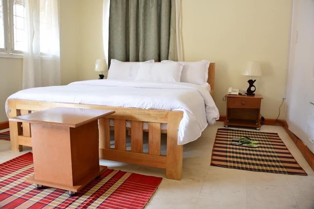 Фото The Hub Hotel