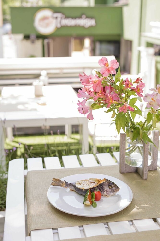 Фото Weekend Boutique Hotel