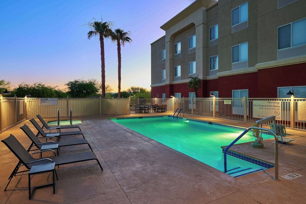 Фото Hampton Inn & Suites Ridgecrest