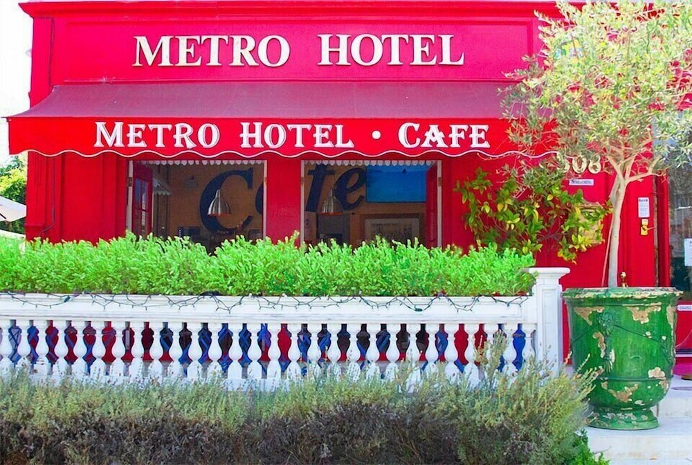 Фото Metro Hotel and Cafe