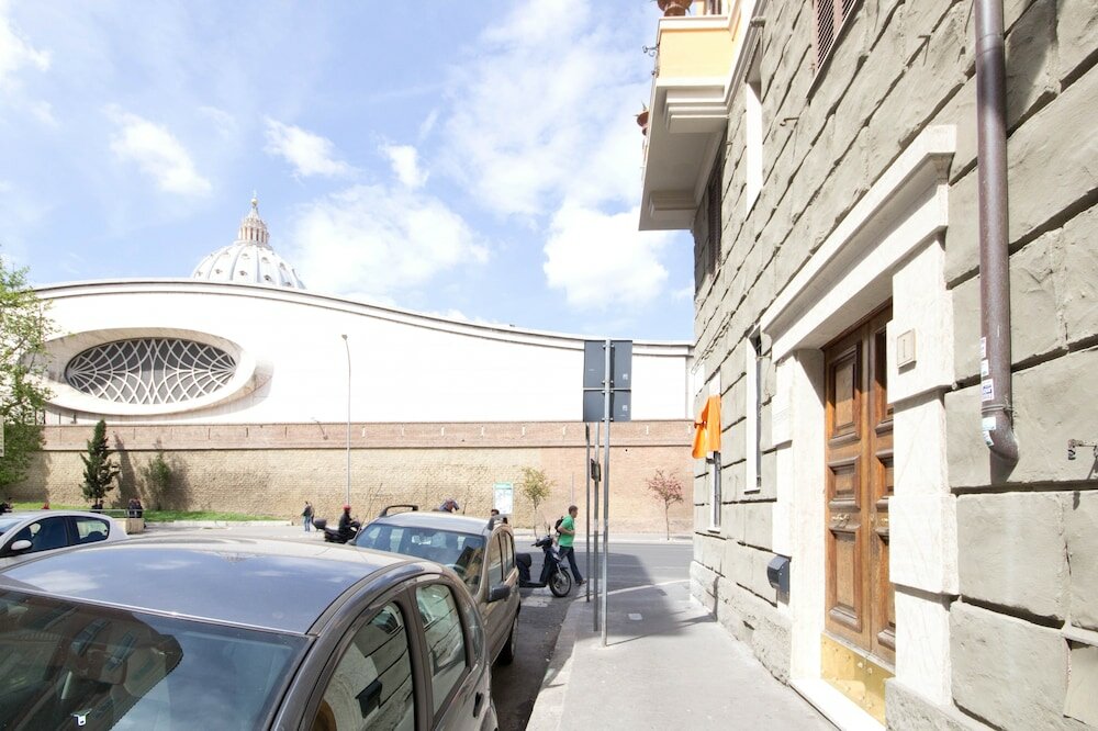 Фото Lunaria Suites Rome