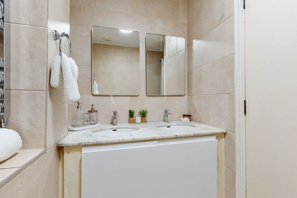 Фото Park Lane Apartments - Clarges St