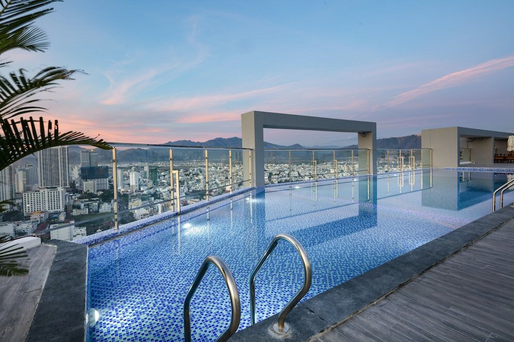 Фото DQua Hotel and Apartment