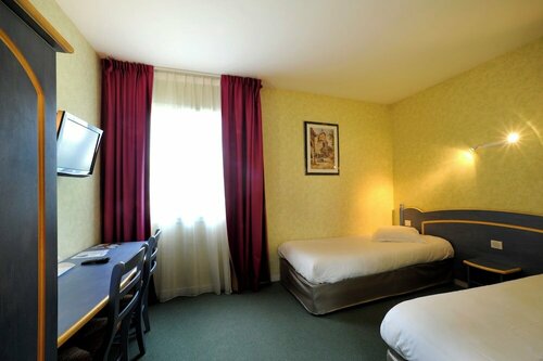 Гостиница Comfort Hotel Saintes в Сенте