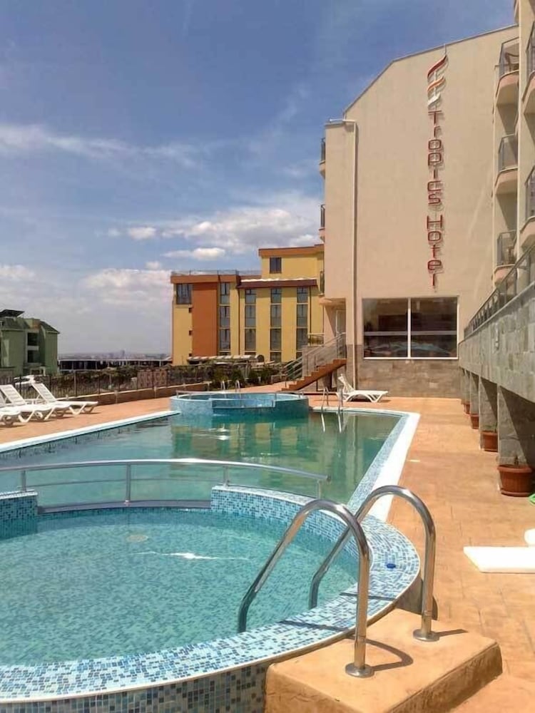 Фото Отель Tropics