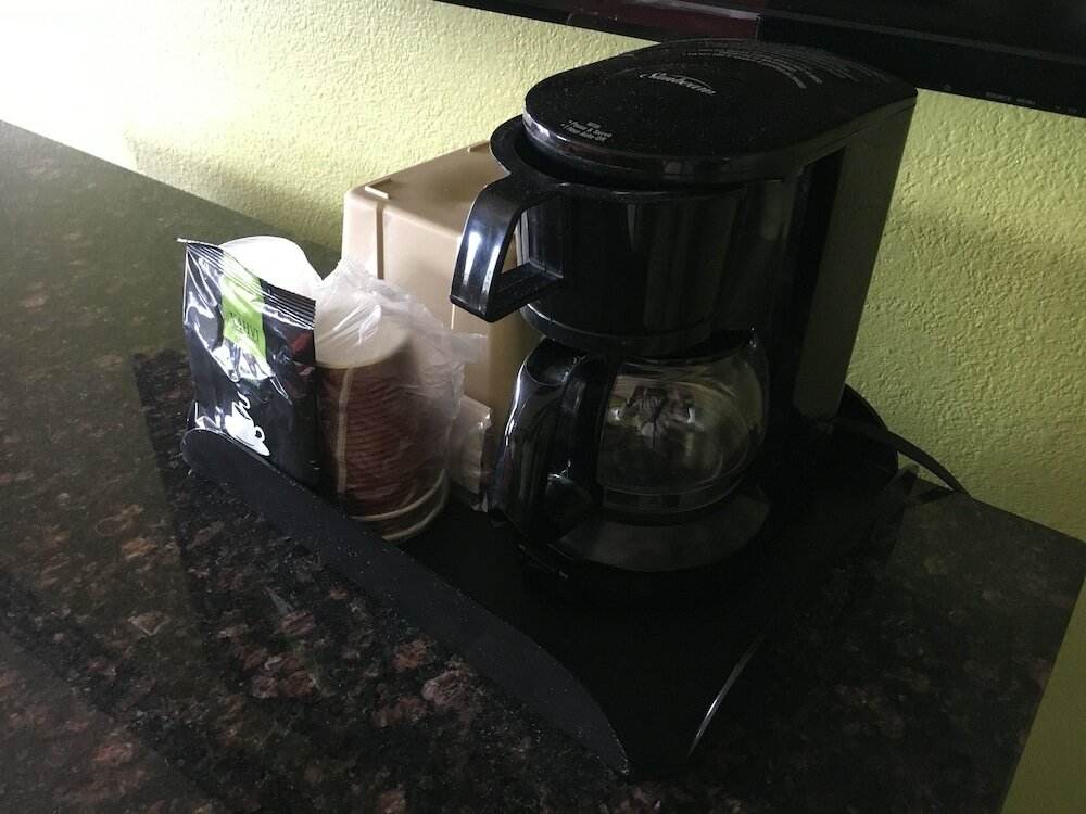 Фото Del Amo Inn