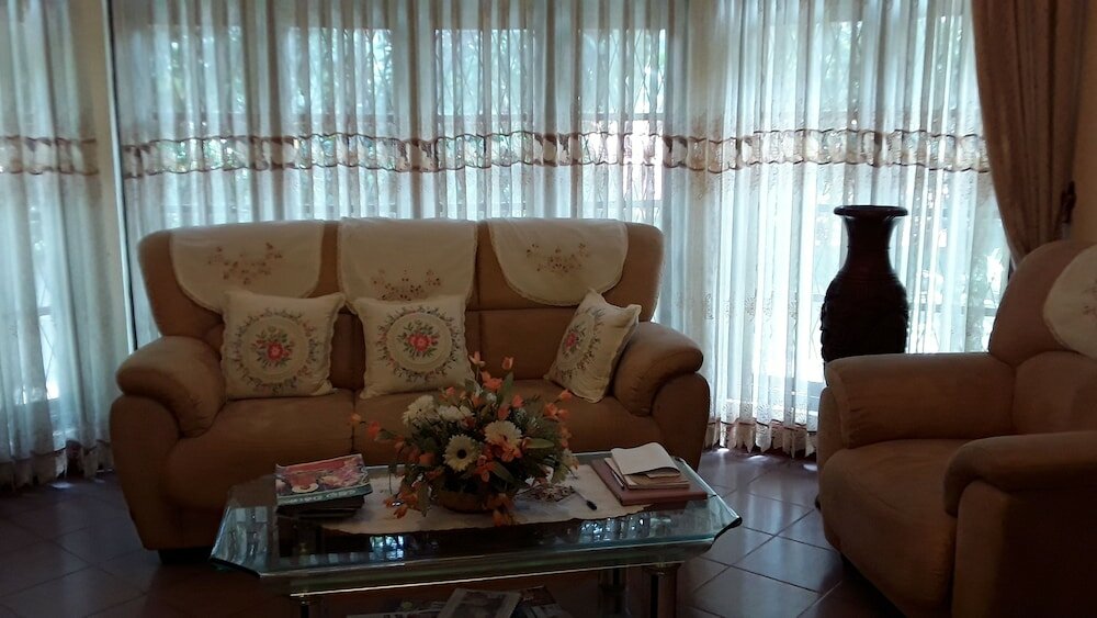 Фото Tree Breeze Inn