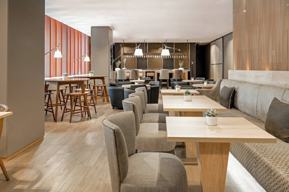 Фото Ac Hotel La Rioja by Marriott