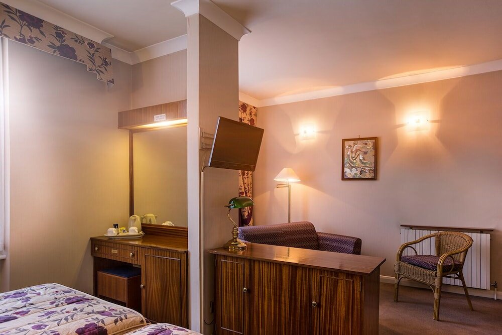 Фото Mitre House Hotel