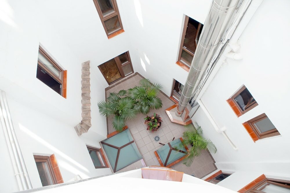 Фото Hotel Castilla Guerrero