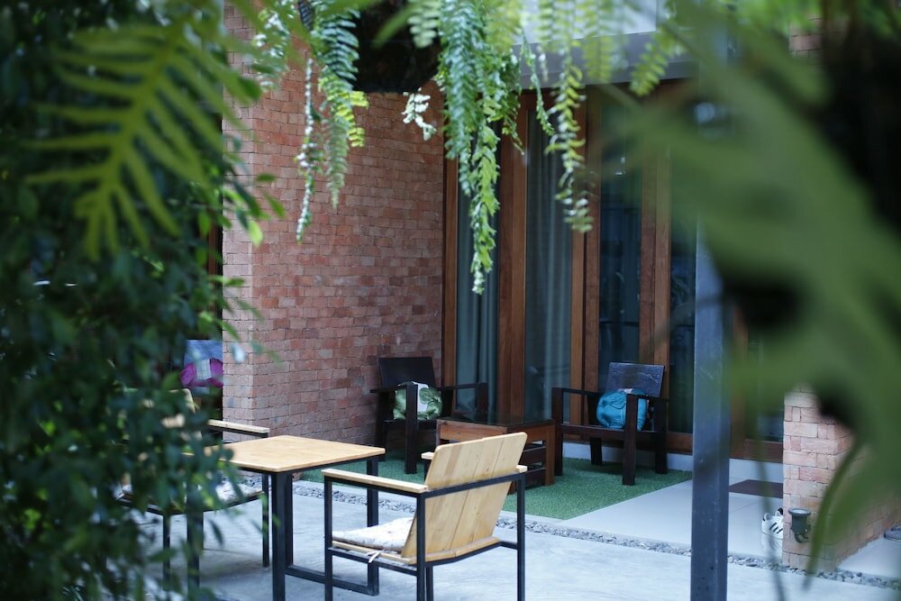 Фото The White Elephant Home