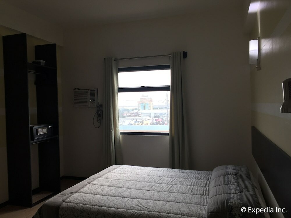 Фото Metro Park Hotel Mandaue