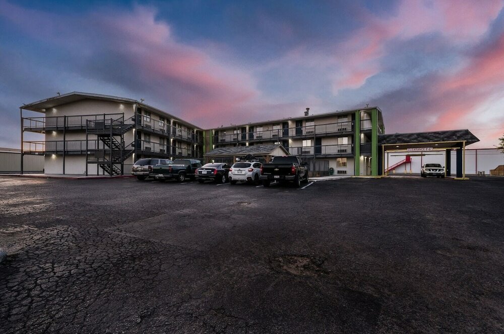 Фото отеля 3