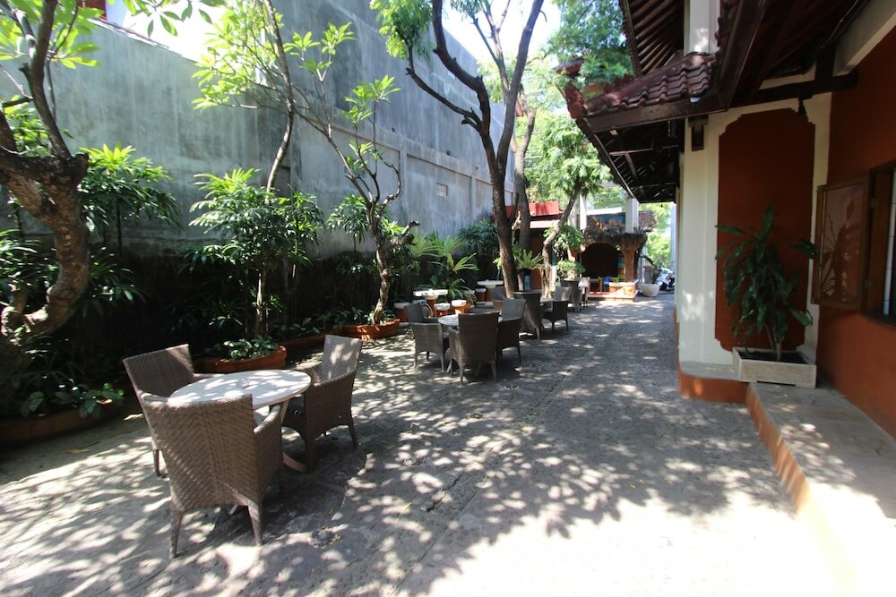 Фото Chonos Hotel Lovina